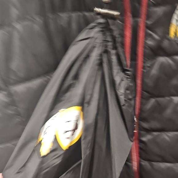 NFL Redskins New Old Stock Black Puffer Jacket NWOT - Picture 4 of 7